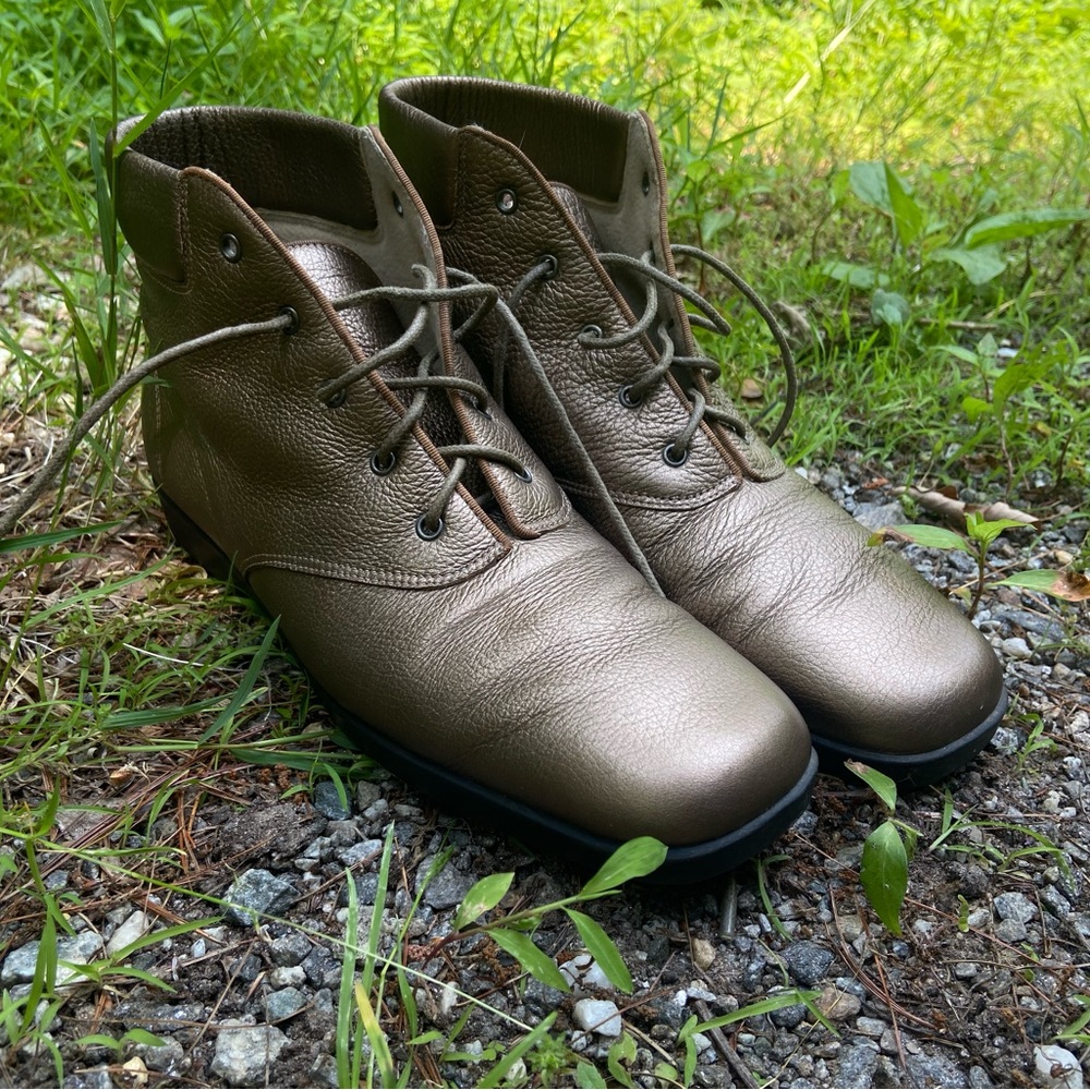 Vintage, Gold ROS Hommerson Booties, Size 9